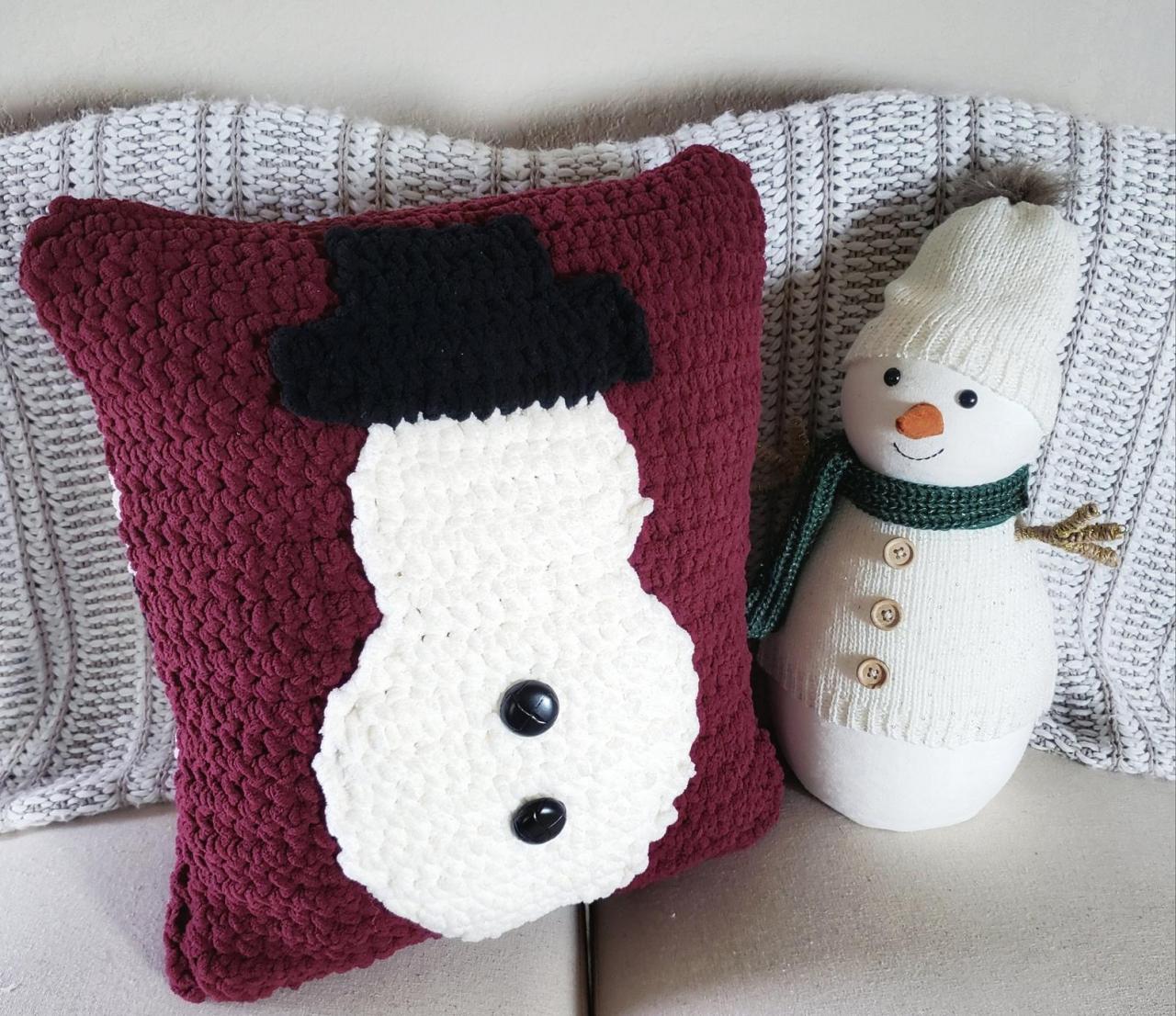 Snowman Throw Pillow Crochet Pattern - Digital Download - Crochet Pattern - Snowman Pillow Pattern - Throw Pillow - Pdf Download