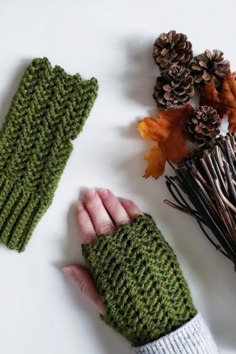 Lexi Wrist Warmer Crochet Pattern - Crochet Wrist Warmer Pattern - PDF Download