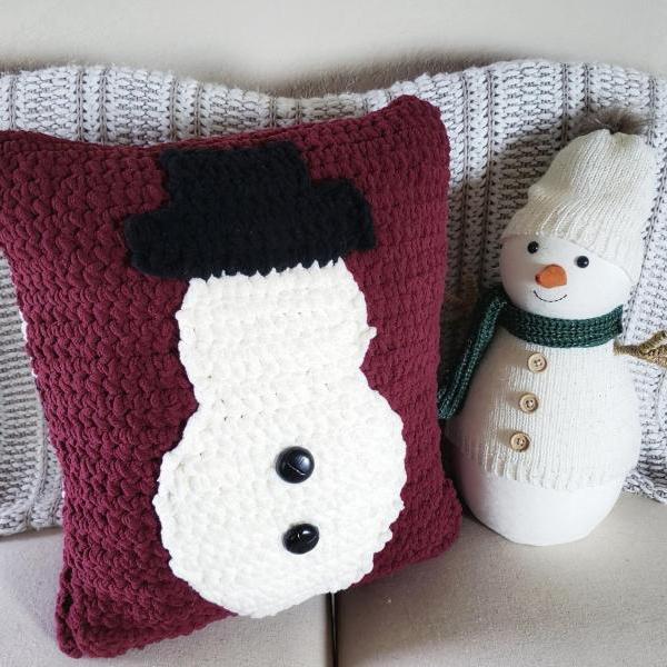 Snowman Throw Pillow Croch..